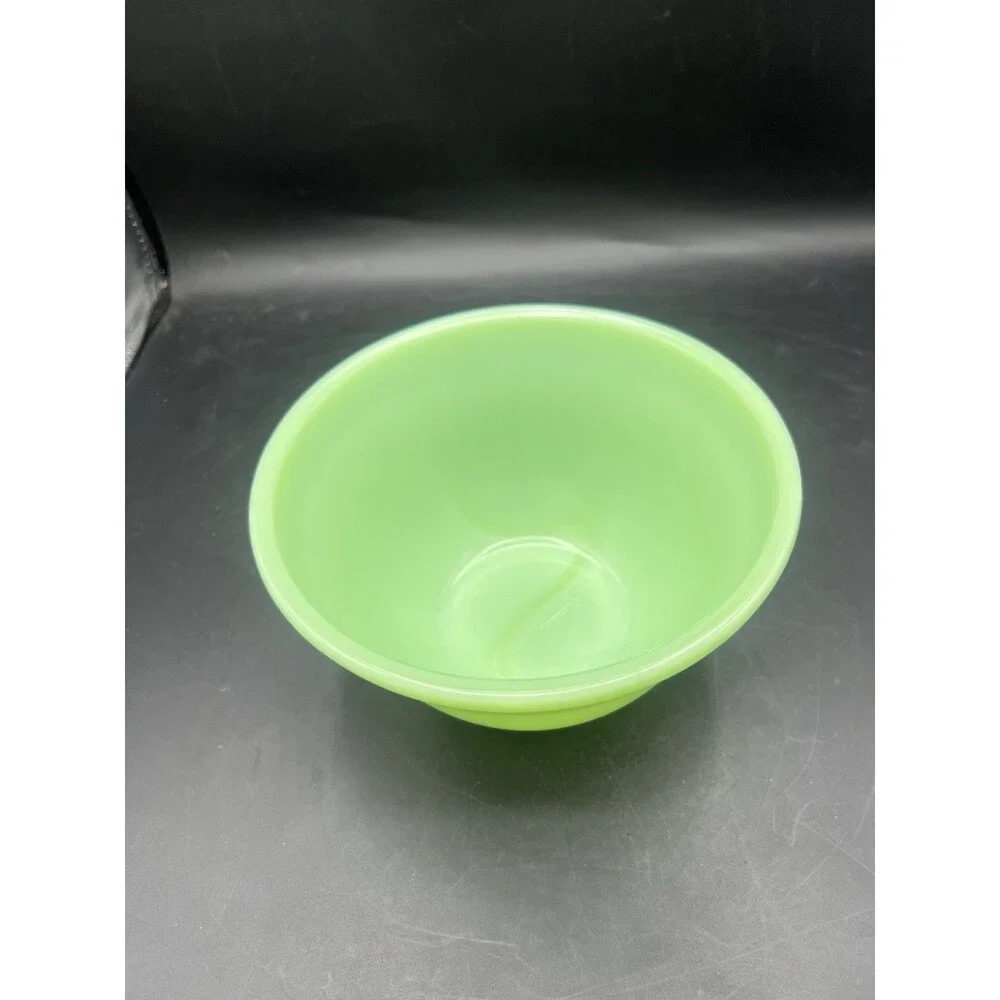 Vintage McKee Jadite Uranium Glass 4 Cup Mixing Bowl MCK UV Reactive 7”